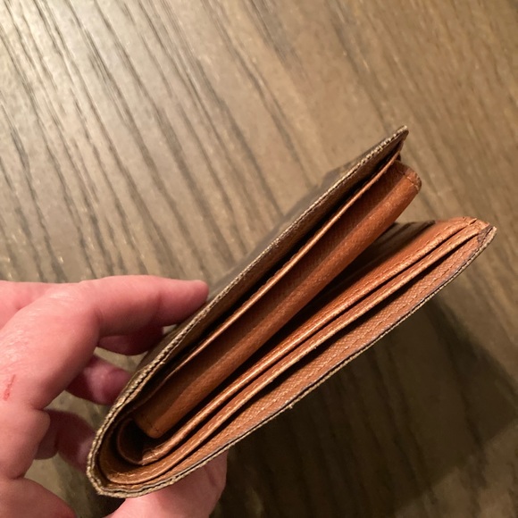 -Louis Vuitton bifold monogram wallet - Picture 4 of 8